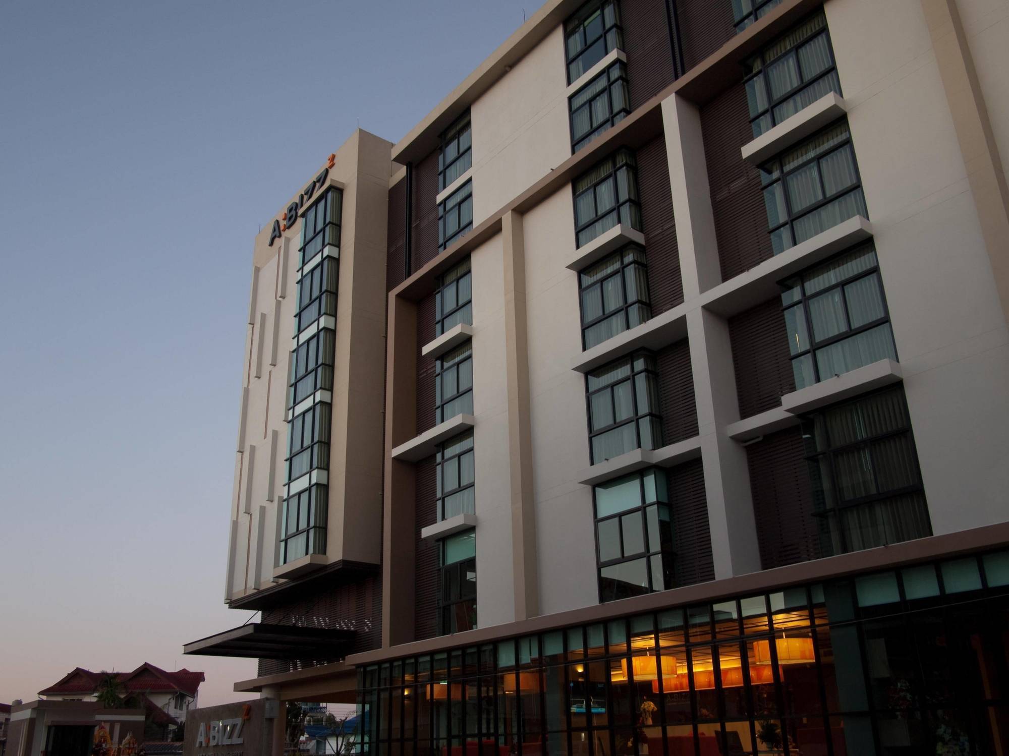 Abizz Hotel Lampang Airport Exterior photo