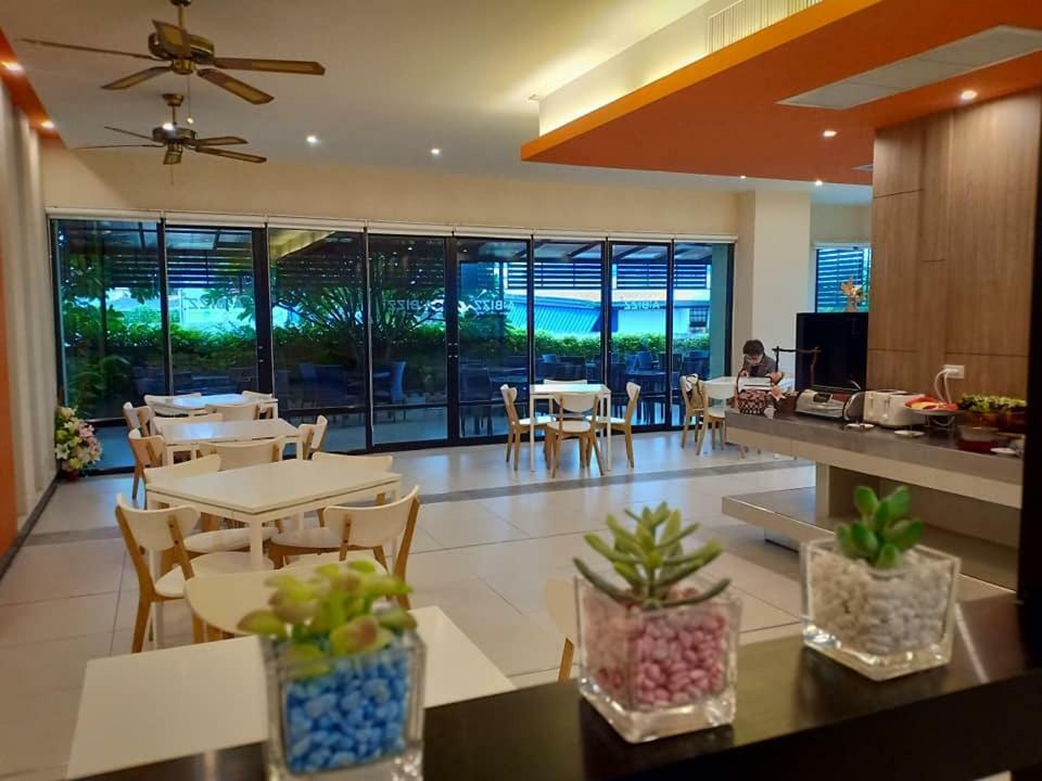 Abizz Hotel Lampang Airport Exterior photo
