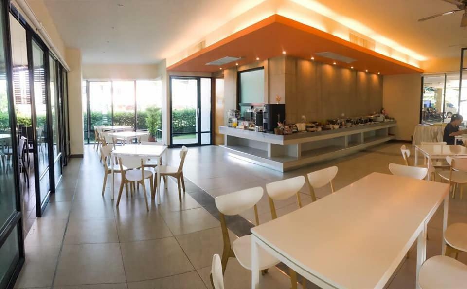 Abizz Hotel Lampang Airport Exterior photo